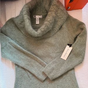 Soft angora/lambs wool sweater new medium women’s